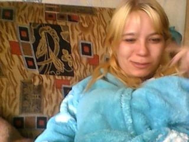 1943-kseniasexy-green-eyes-middle-eastern-female-medium-tits-webcam