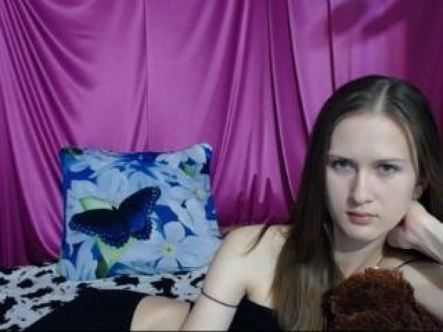 12843-badgirl91-babe-small-tits-webcam-webcam-model-caucasian-brunette