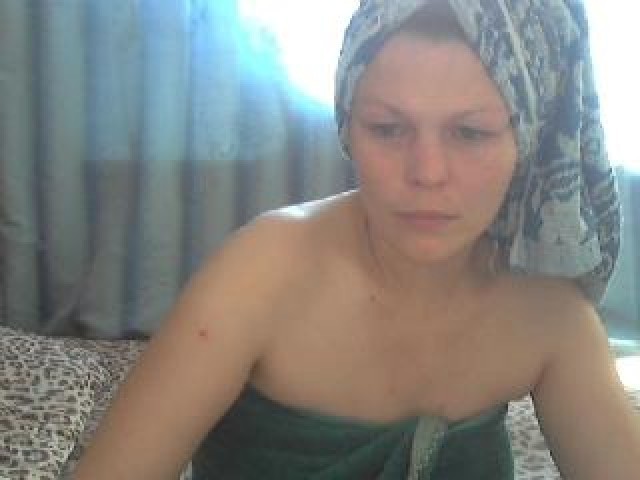 13343-lykusya-sex-caucasian-webcam-model-shaved-pussy-female-webcam