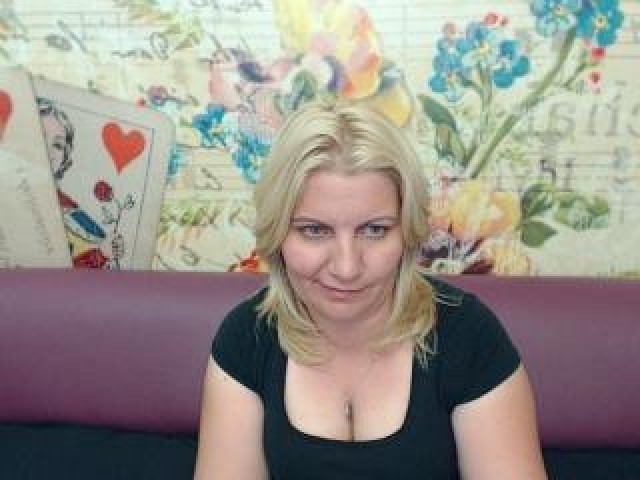 9358-kristinex-tits-webcam-model-shaved-pussy-female-blonde-webcam