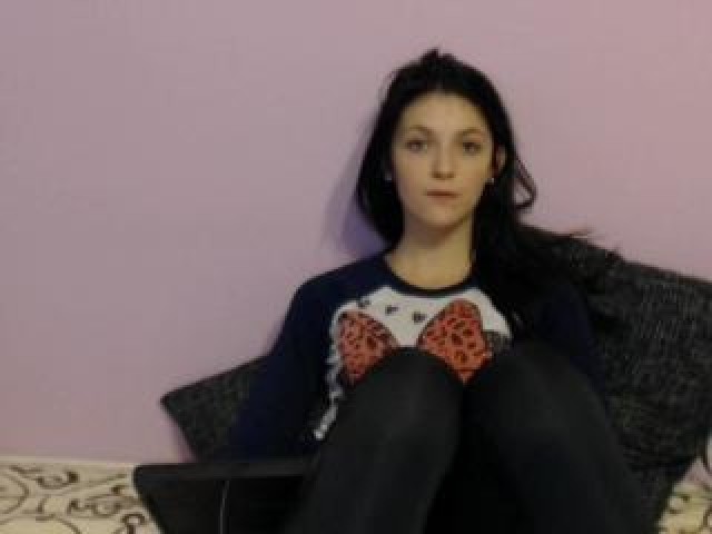 19413-amarinax-webcam-model-webcam-female-caucasian-teen-medium-tits-tits