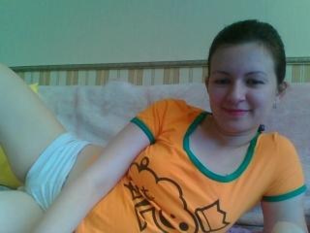 21377-foglove69-trimmed-pussy-pussy-brunette-webcam-model-male-caucasian