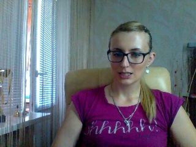 23918-malta-female-babe-blonde-tits-blue-eyes-webcam-webcam-model-pussy