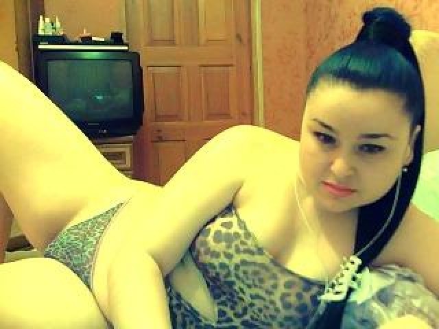 25703-seksiukr-tits-pussy-brunette-female-webcam-model-medium-tits-webcam