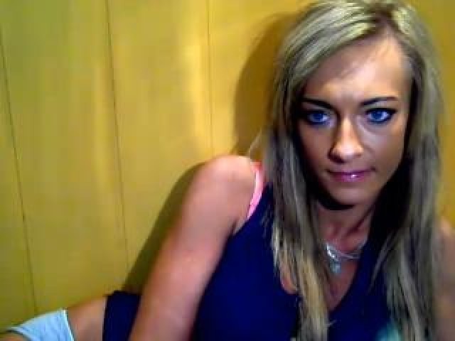 26039-kinkyleah-babe-webcam-medium-tits-blonde-female-blue-eyes-tits