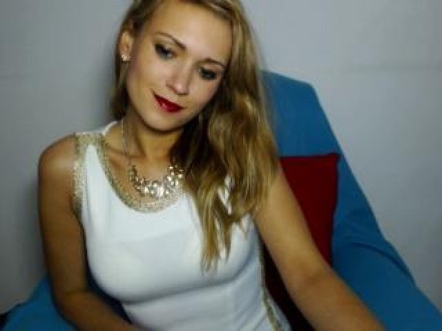 28257-daisylovve-large-tits-blonde-female-babe-webcam-model-tits-pussy