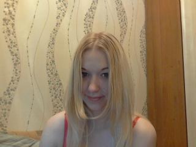 30354-lollaaax-medium-tits-blonde-webcam-webcam-model-middle-eastern