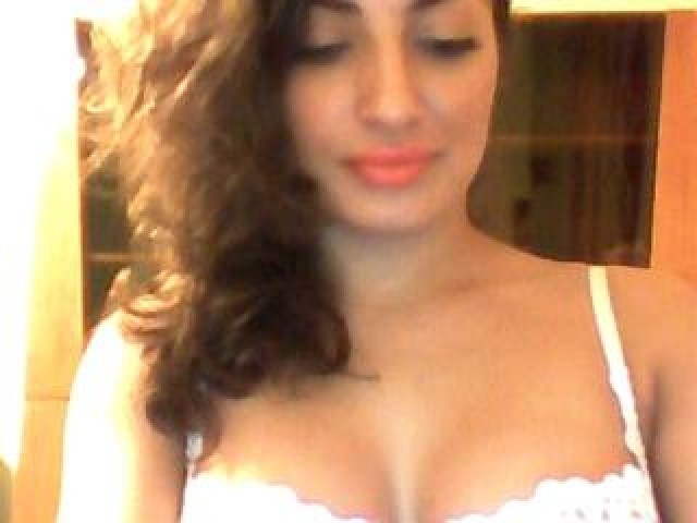 35300-misslatina23-babe-pussy-female-middle-eastern-webcam-green-eyes