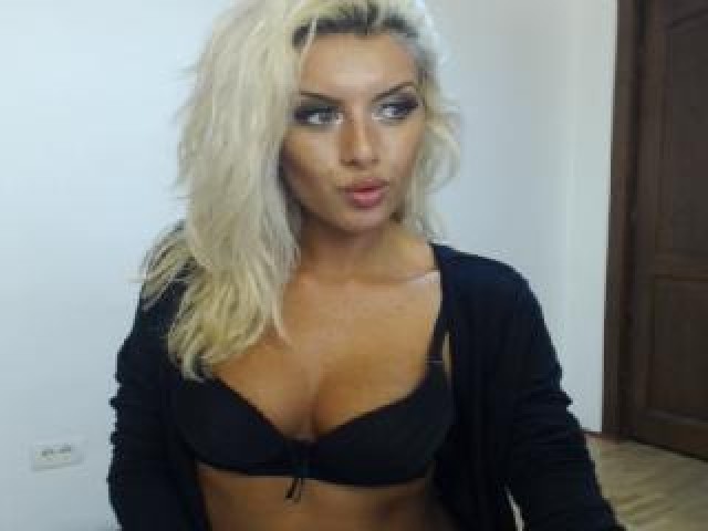 47078-sashablueeyes-webcam-medium-tits-female-blue-eyes-pussy-webcam-model-tits