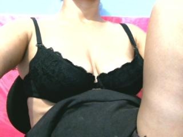 49818-lina-doll3x-webcam-model-latina-babe-shaved-pussy-pussy-straight-female