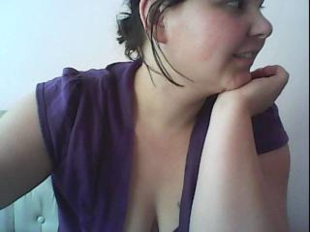 55776-kiskahry-caucasian-shaved-pussy-webcam-webcam-model-female-tits