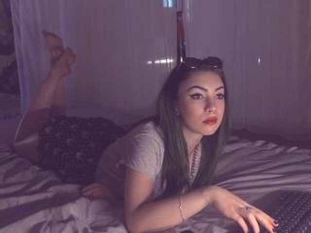 44386-abbeyylee-brunette-straight-female-webcam-model-large-tits-webcam