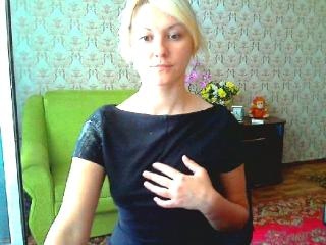48534-alesi4ka-webcam-model-webcam-caucasian-trimmed-pussy-brown-eyes