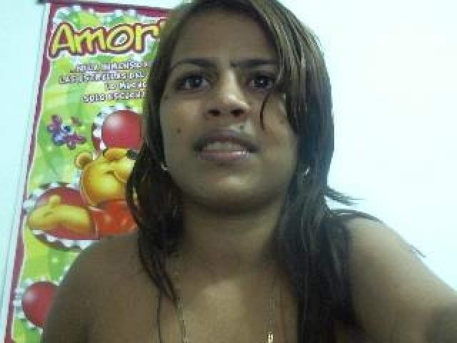 33340-leana-shaved-pussy-shaved-webcam-model-live-webcam-hispanic-model