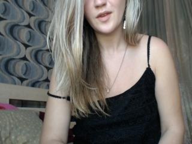 49934-daisukirk-caucasian-gray-eyes-tits-webcam-model-webcam-small-tits