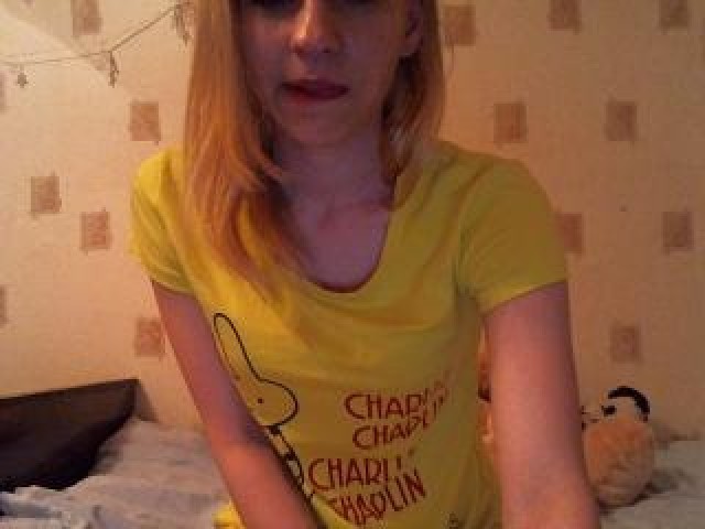 41932-kisulya666-female-blonde-webcam-couple-babe-webcam-model-gray-eyes