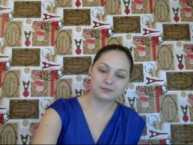 51846-kleopatra777-medium-tits-shaved-pussy-female-webcam-model-brown-eyes