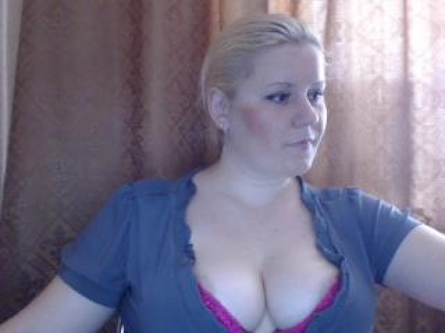 29618-natusik-medium-tits-webcam-tits-blonde-babe-trimmed-pussy