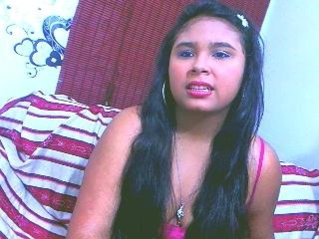 33706-sexskylark-webcam-latino-pussy-female-teen-brown-eyes-brunette