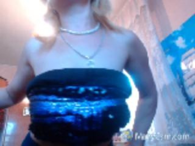 53328-thetemptres-pussy-blonde-babe-webcam-model-webcam-trimmed-pussy