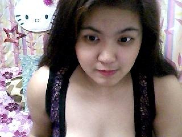 11134-xxkiaraxx-teen-pussy-tits-large-tits-brunette-female-webcam